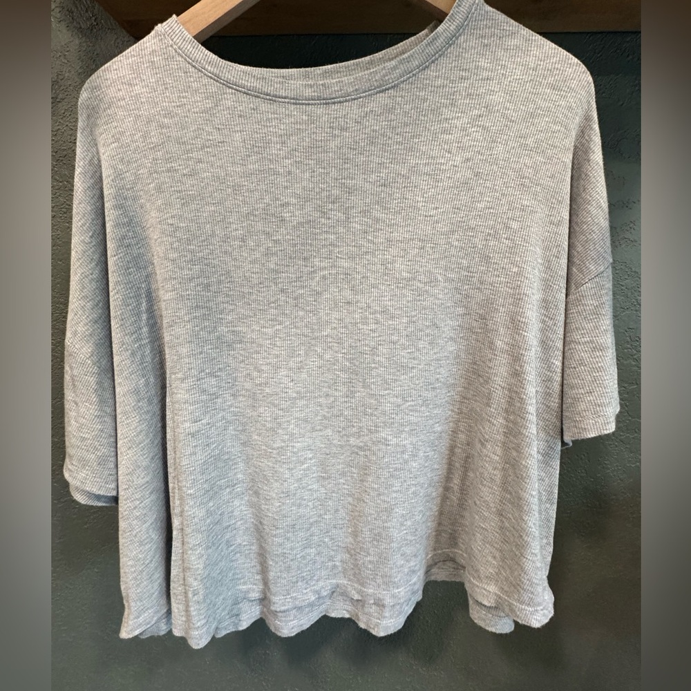American Eagle Outfitters Light Gray Boxy Short Sleeve Ribbed Tee